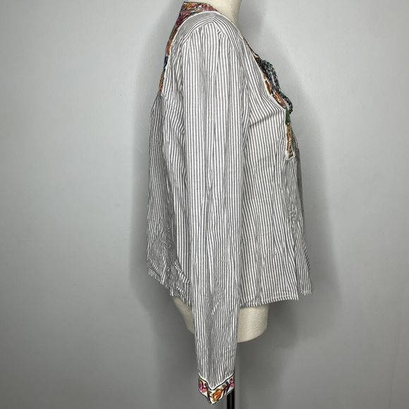 Boho Blouse Womens Medium Blue Striped Embroidery Open Front Top Farmhouse NWT - Picture 3 of 15